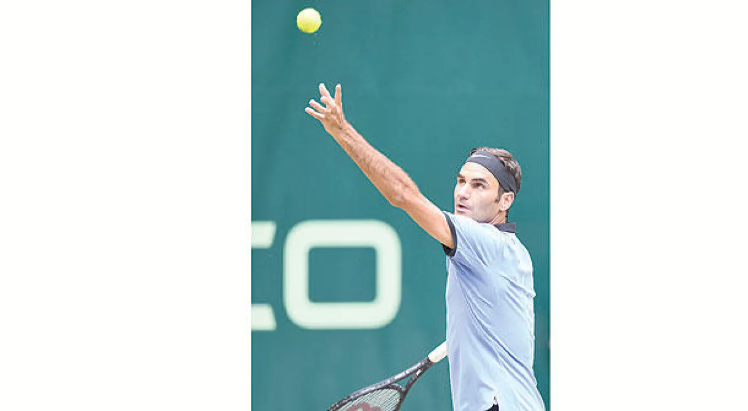 فيدرر اقترب من لقب جديد  في بطولة هاله (أ.ف.ب)