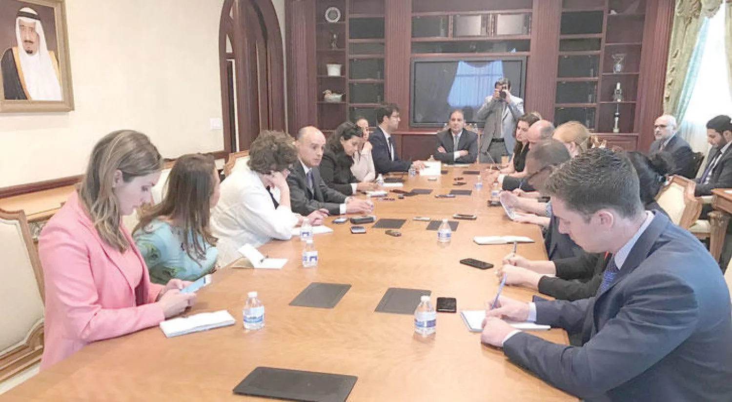 الجبير خلال المؤتمر الصحافي في واشنطن أمس («الشرق الأوسط»)