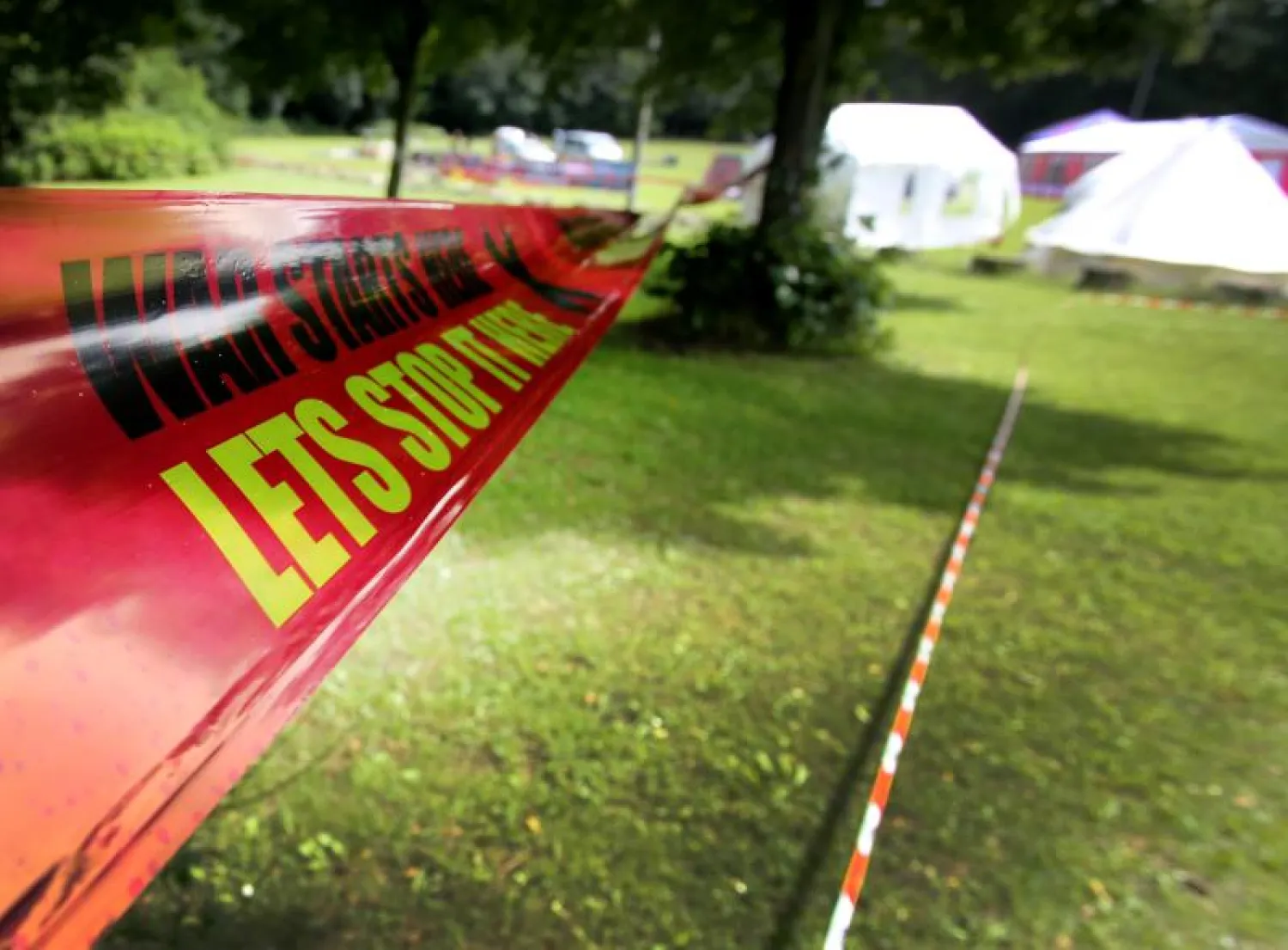 مخيم احتجاجي على قمة العشرين في هامبورغ الألمانية (إ.ب.أ)