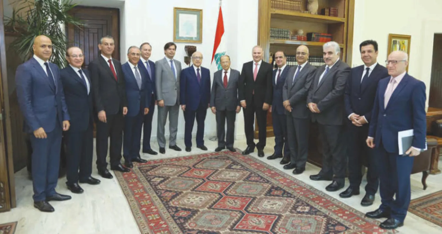 الرئيس عون خلال استقباله رئيس جمعية المصارف في لبنان جوزيف طربيه مع وفد مجلس الإدارة الجديد (دالاتي ونهرا)