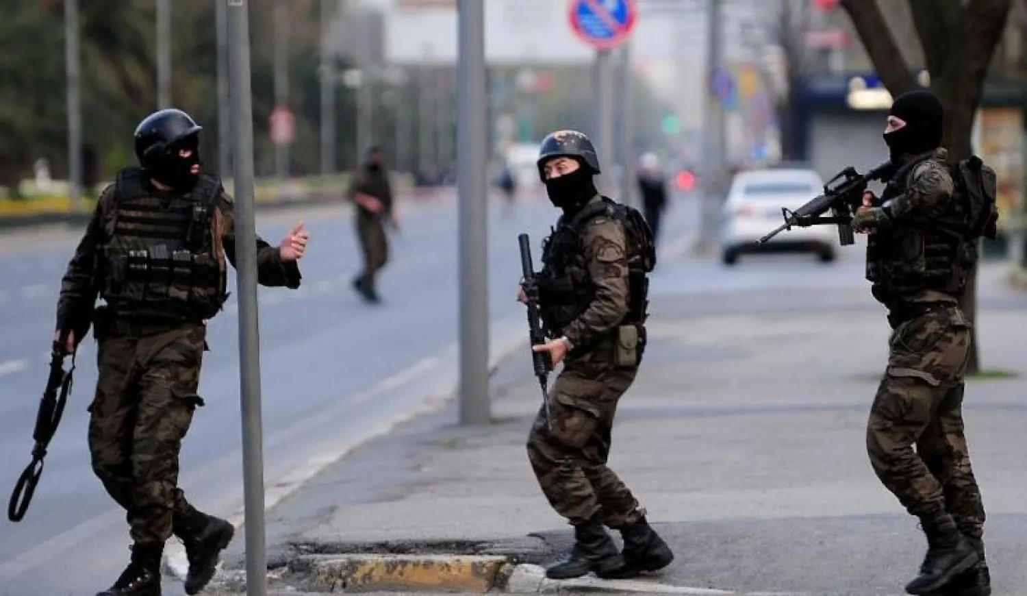 عناصر من الشرطة التركية (أ.ف.ب)