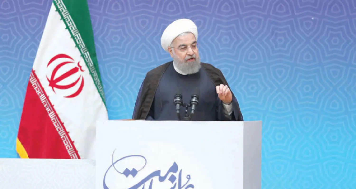 الرئيس الإيراني حسن روحاني لدى إلقائه خطاباً خلال افتتاحه مؤتمر «السلامة» بقاعة المؤتمرات الدولية وسط طهران أمس (موقع الرئاسة)