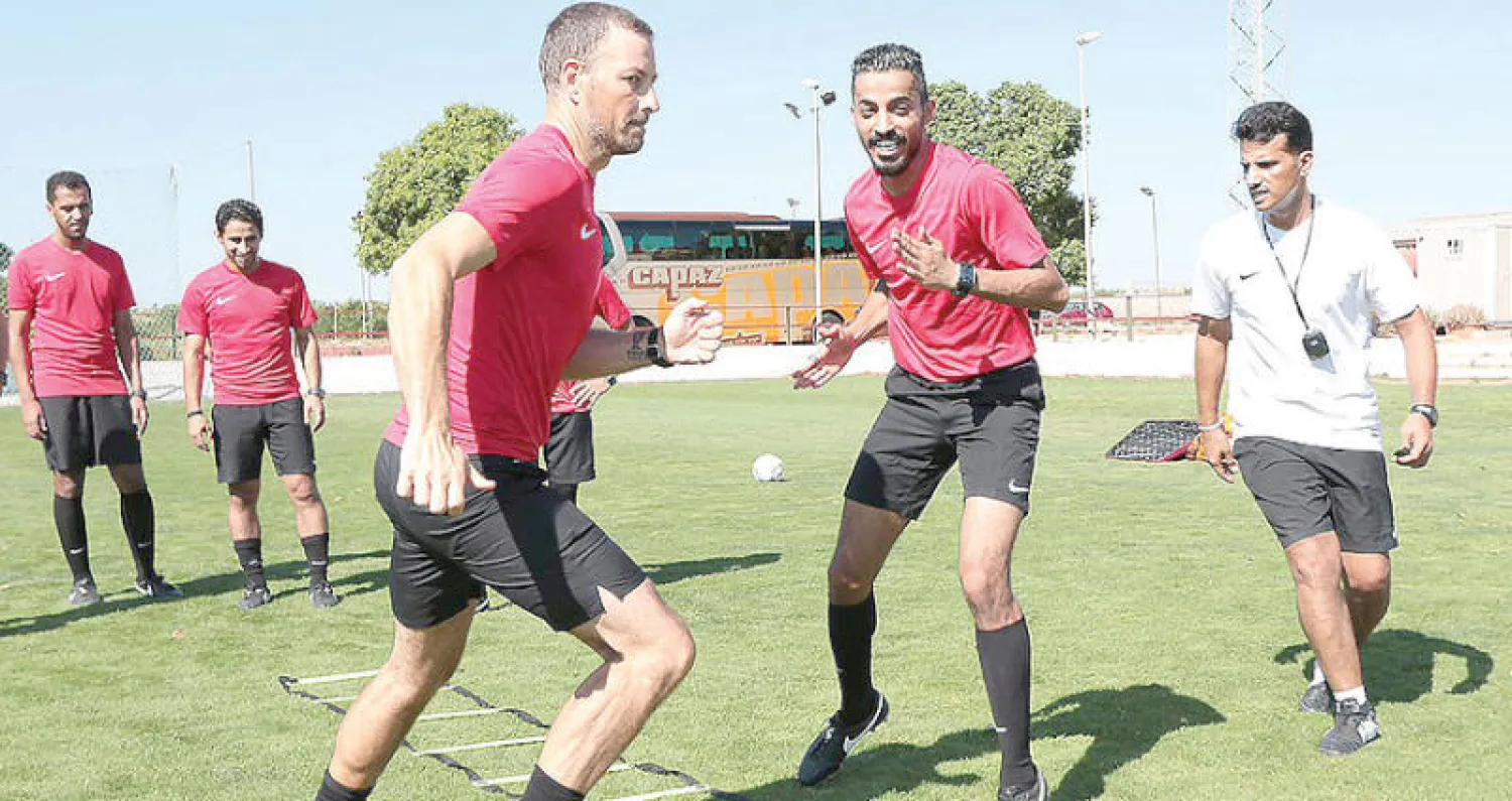 كلاتينبرغ يشارك الحكام السعوديين تدريباتهم في فالنسيا («الشرق الأوسط»)