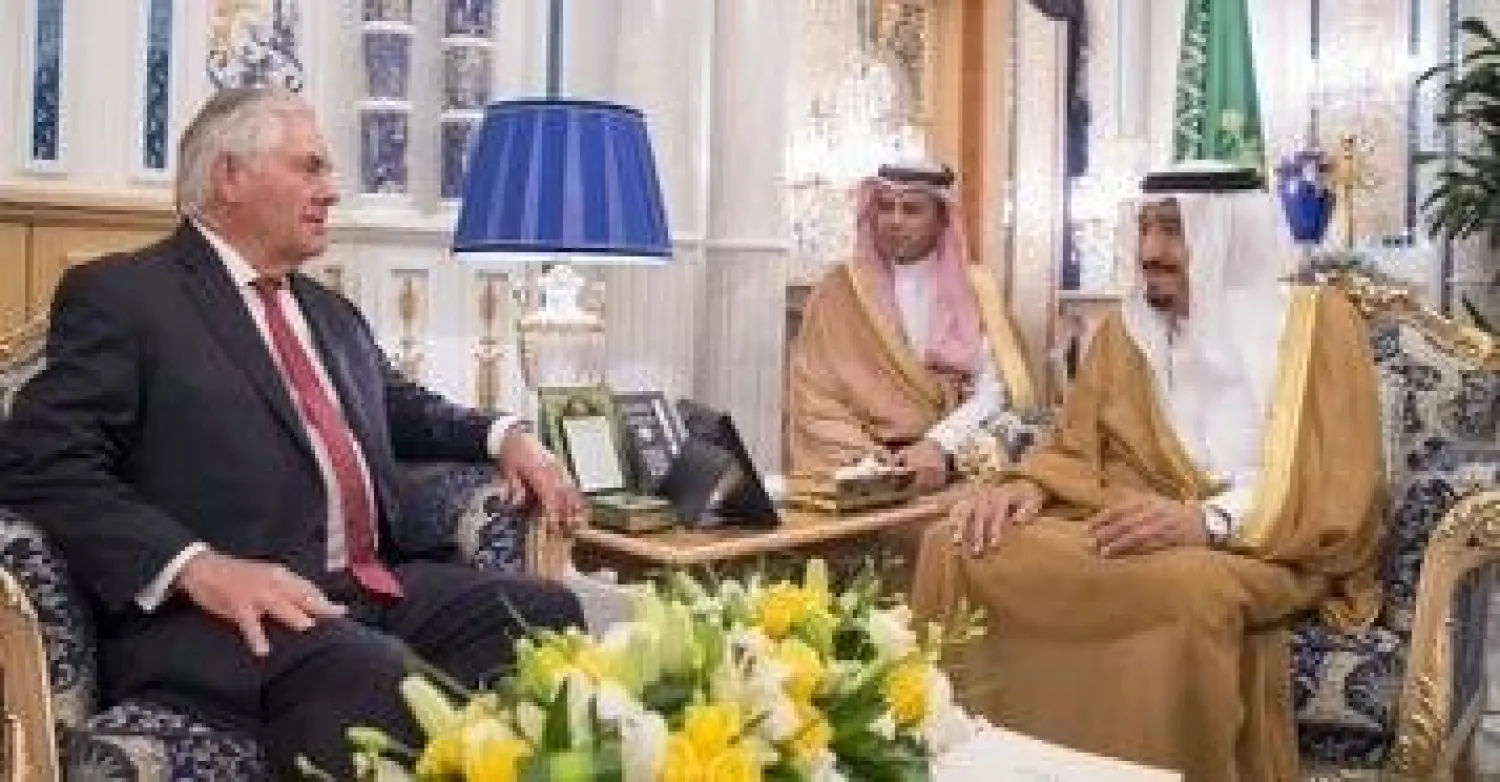 خادم الحرمين الشريفين خلال استقباله وزير الخارجية الاميركي (الشرق الأوسط)