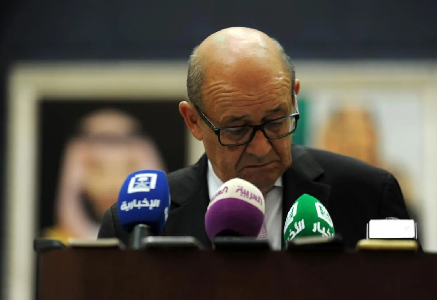 شرح الصور:
مجسد شخصية جون سنو في مسلسل «صراع العروش» (رويترز)
وزير الخارجية الفرنسي جان إيف لو دريان (أ.ف.ب)
روجر فيدرر (أ.ف.ب)
جنود إسرائيليون يقومون بتثبيت أجهزة الكشف عن المعادن خارج إحدى بوابات المدخل الرئيسي للمسجد الأقصى في البلدة القديمة بالقدس (أ.ف.ب)