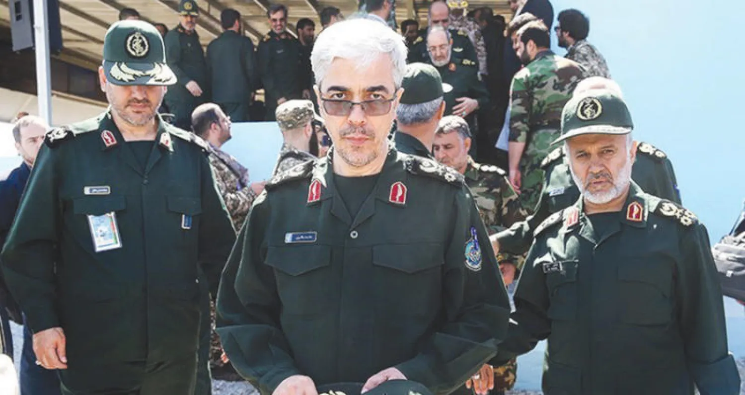 رئيس الأركان الإيراني  محمد باقري أثناء تفقده قوات الحرس الثوري في الحدود الشرقية (تسنيم)