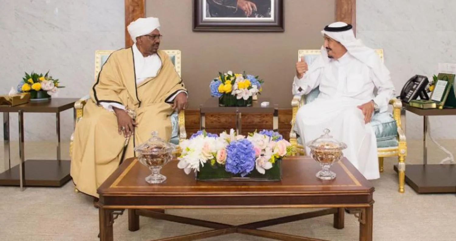 خادم الحرمين يستقبل الرئيس السوداني في جدة (واس)