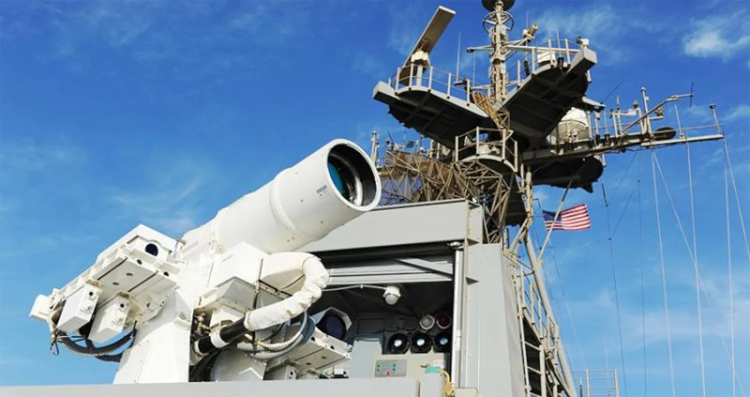 مدفع الليزر نصب على ظهر سفينة الإنزال USS Ponce (سي ان ان)