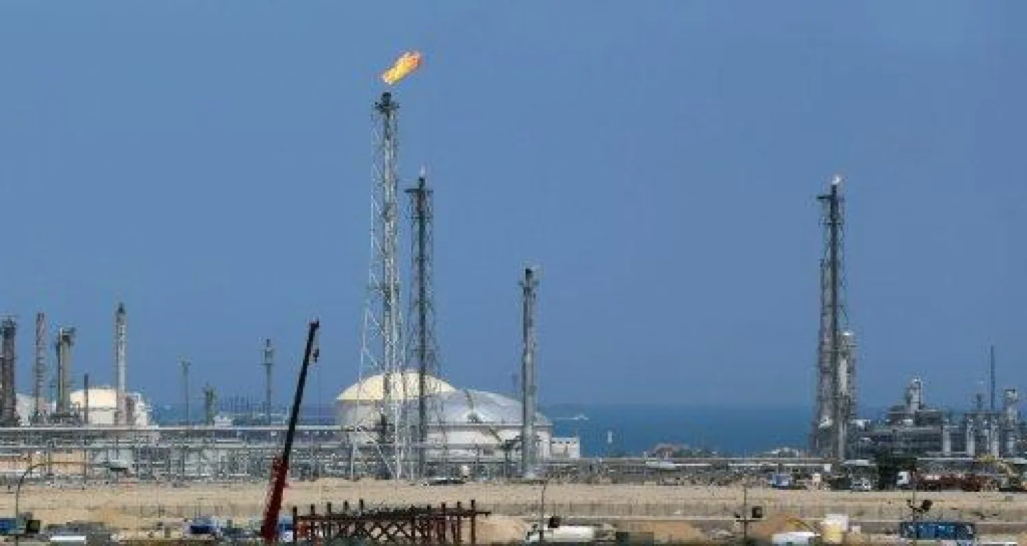 مصفاة الشعيبة جنوب مدينة الكويت (أ.ف.ب)