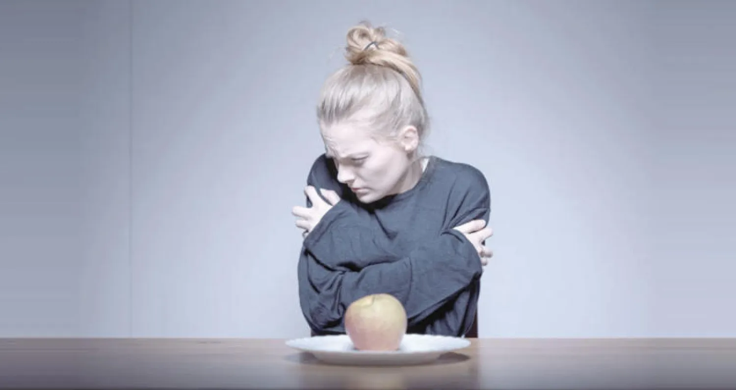 اختصاصي بريطاني: «الطعام النظيف»... موضة غذائية محملة بالسموم