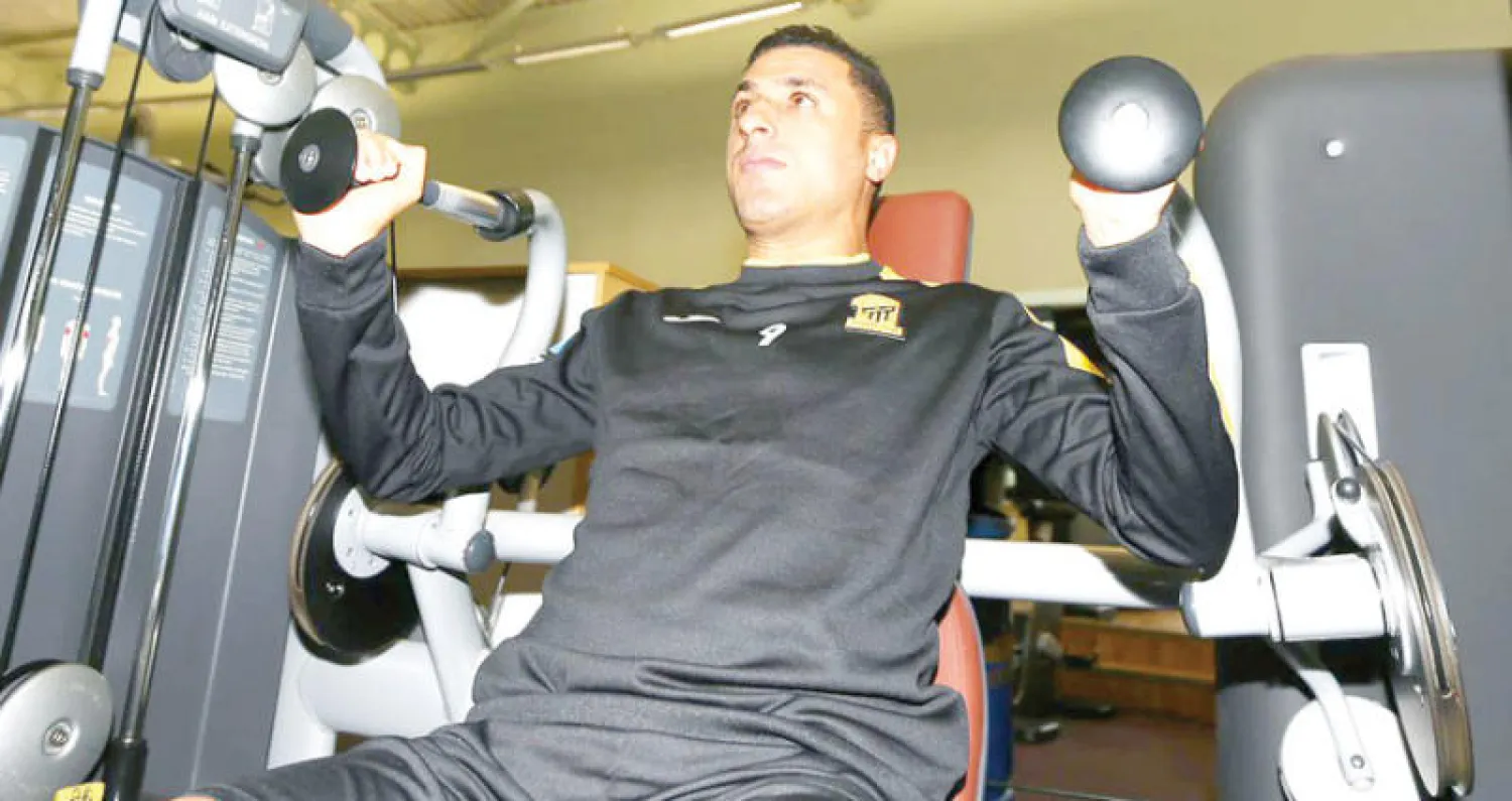 عكايشي خلال تدريبات اللياقة والحديد في المعسكر (المركز الإعلامي بنادي الاتحاد)