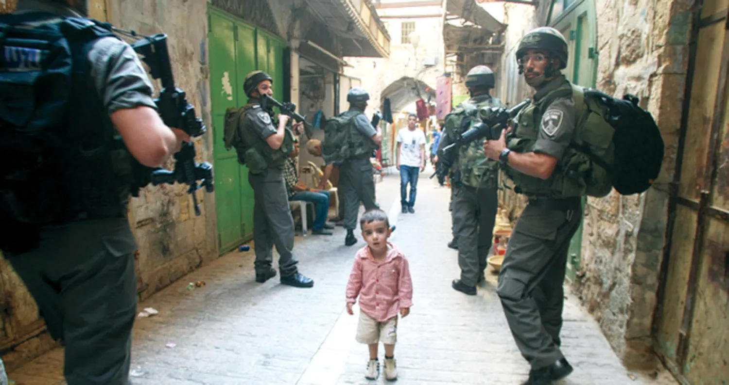 الاحتلال يشدد القيود على حركة أهالي الخليل