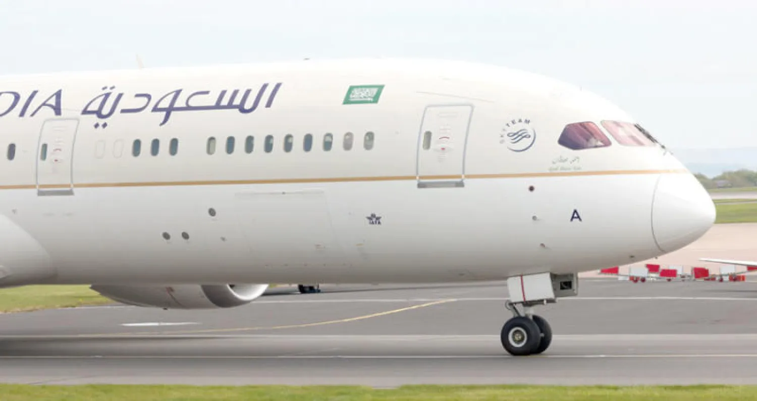 طائرة «السعودية» تهبط بسلام  في مطار مانشستر البريطاني