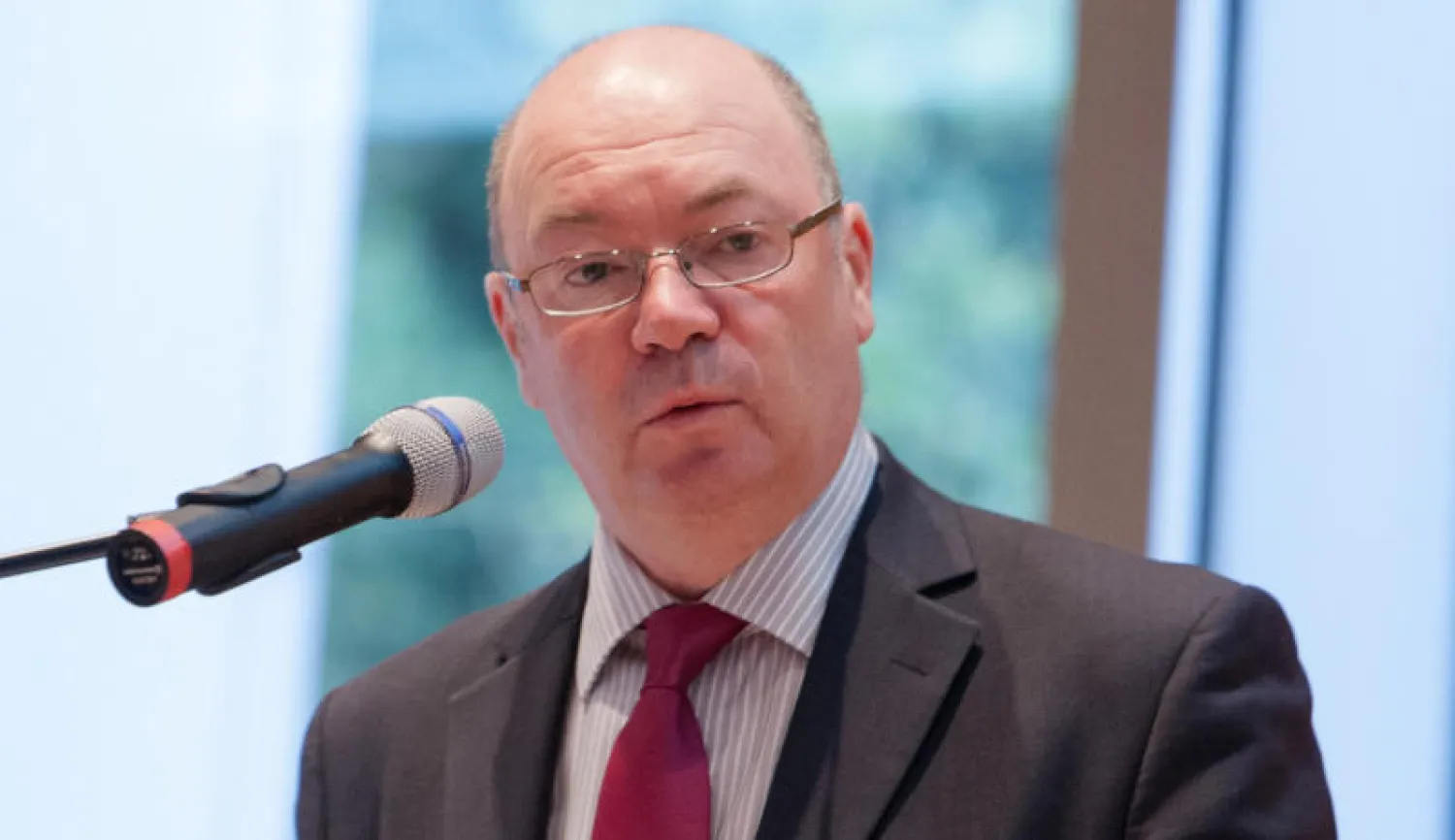 اليستر بيرت مساعد وزير الخارجية البريطاني لشؤون الشرق الأوسط وشمال إفريقيا (غيتي)