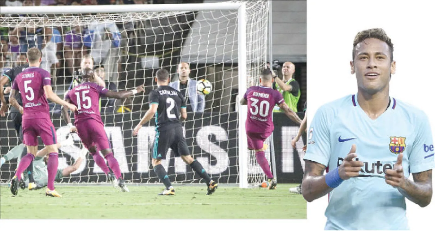 نيمار يحتفل بهدفه في مرمى مانشستر يونايتد(أ.ف.ب) - أوتميندي لاعب سيتي (رقم 30) يسجل أول أهداف فريقه في مرمى ريال مدريد (أ.ب)