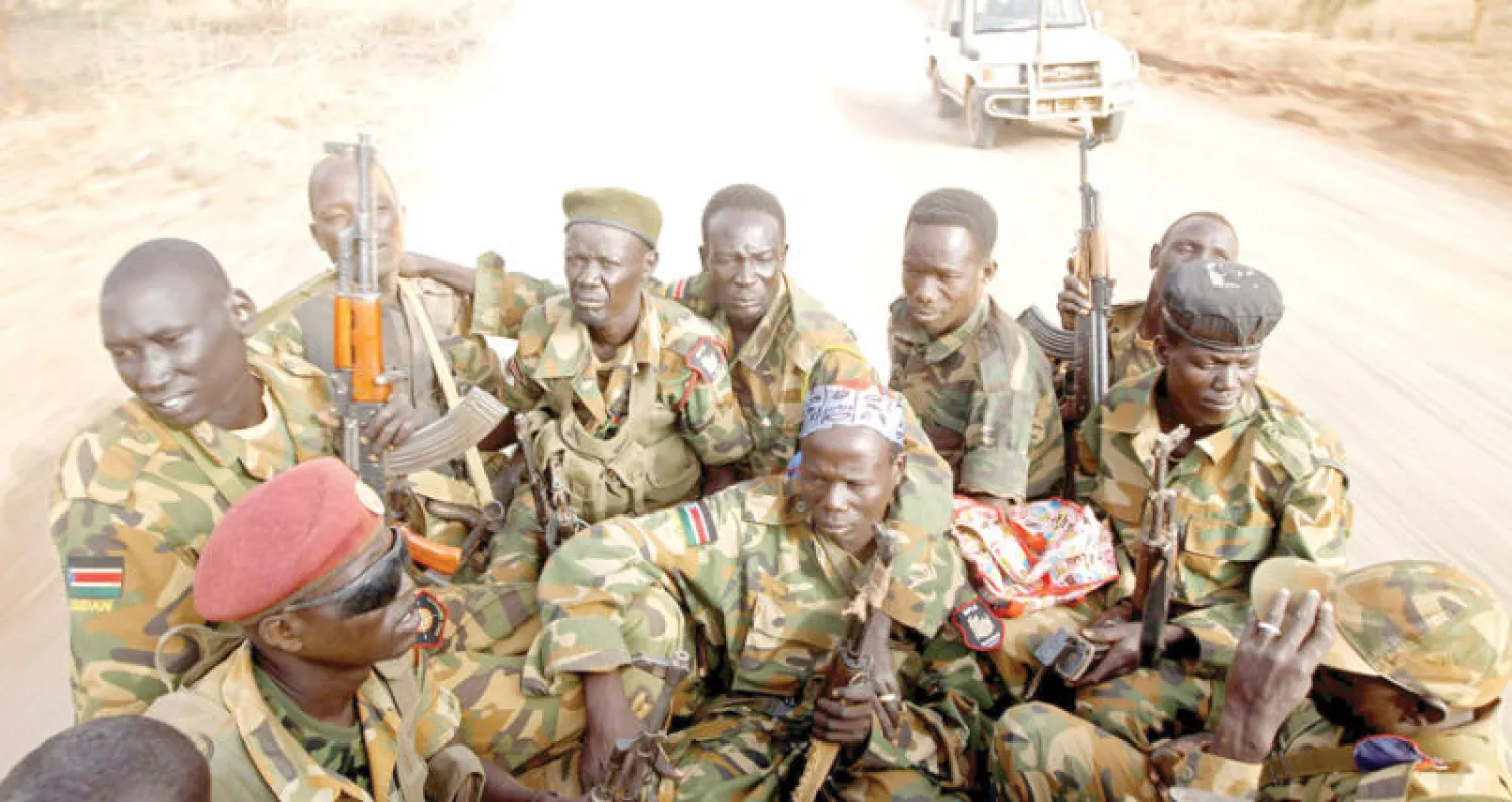 قوات من جيش جنوب السودان تقوم بدوريات لحماية المدنيين من العصابات وقطاع الطرق (رويترز)