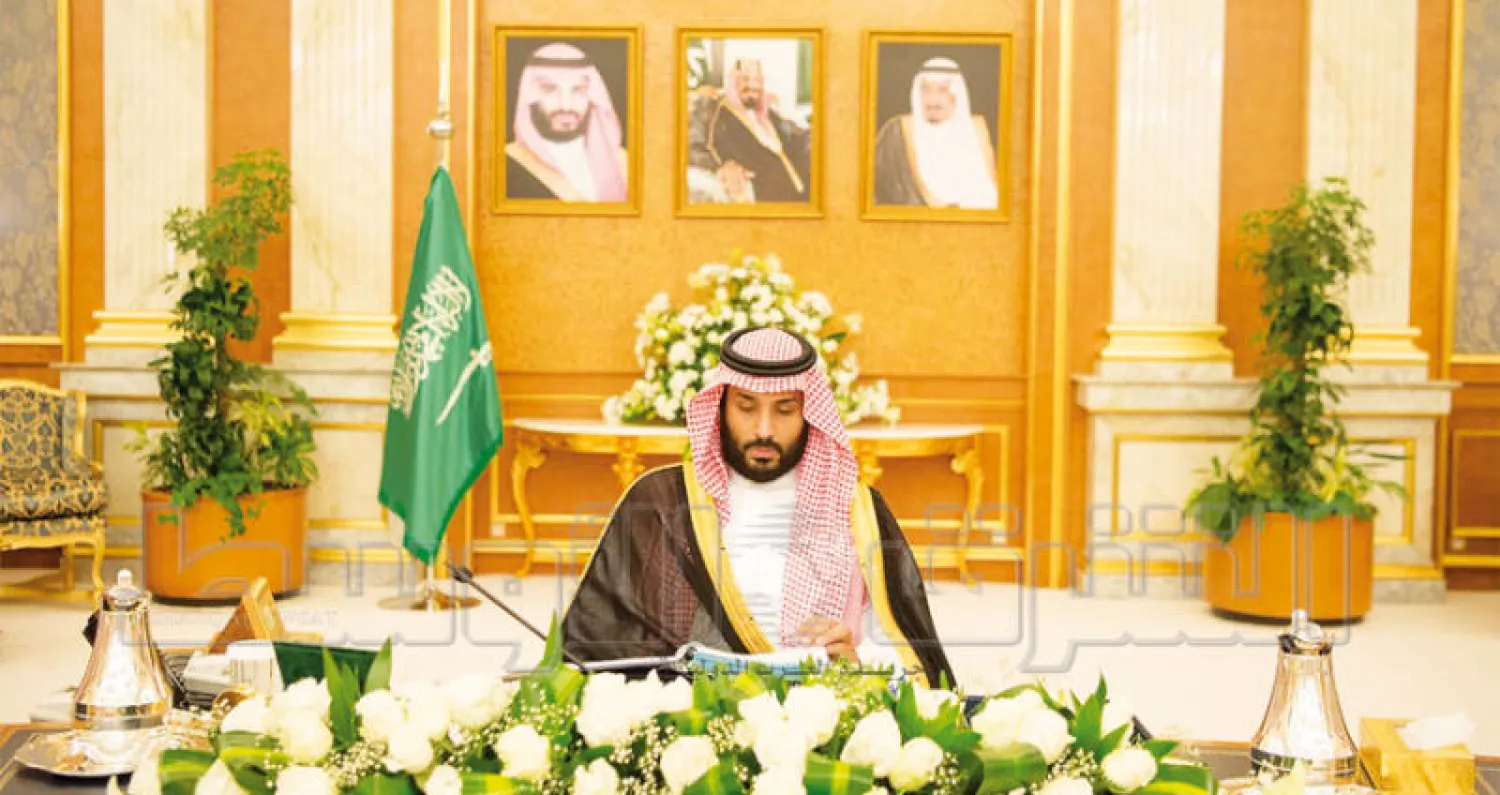 نائب خادم الحرمين الشريفين خلال رئاسته جلسة مجلس الوزراء أمس (تصوير: بندر الجلعود)