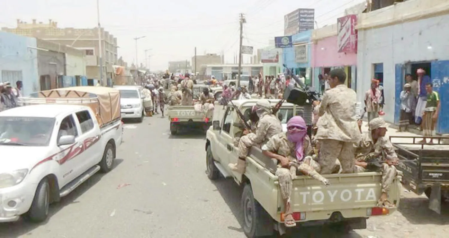 قوات «الحزام الأمني» لدى انتشارها في أحور أمس («الشرق الأوسط»)