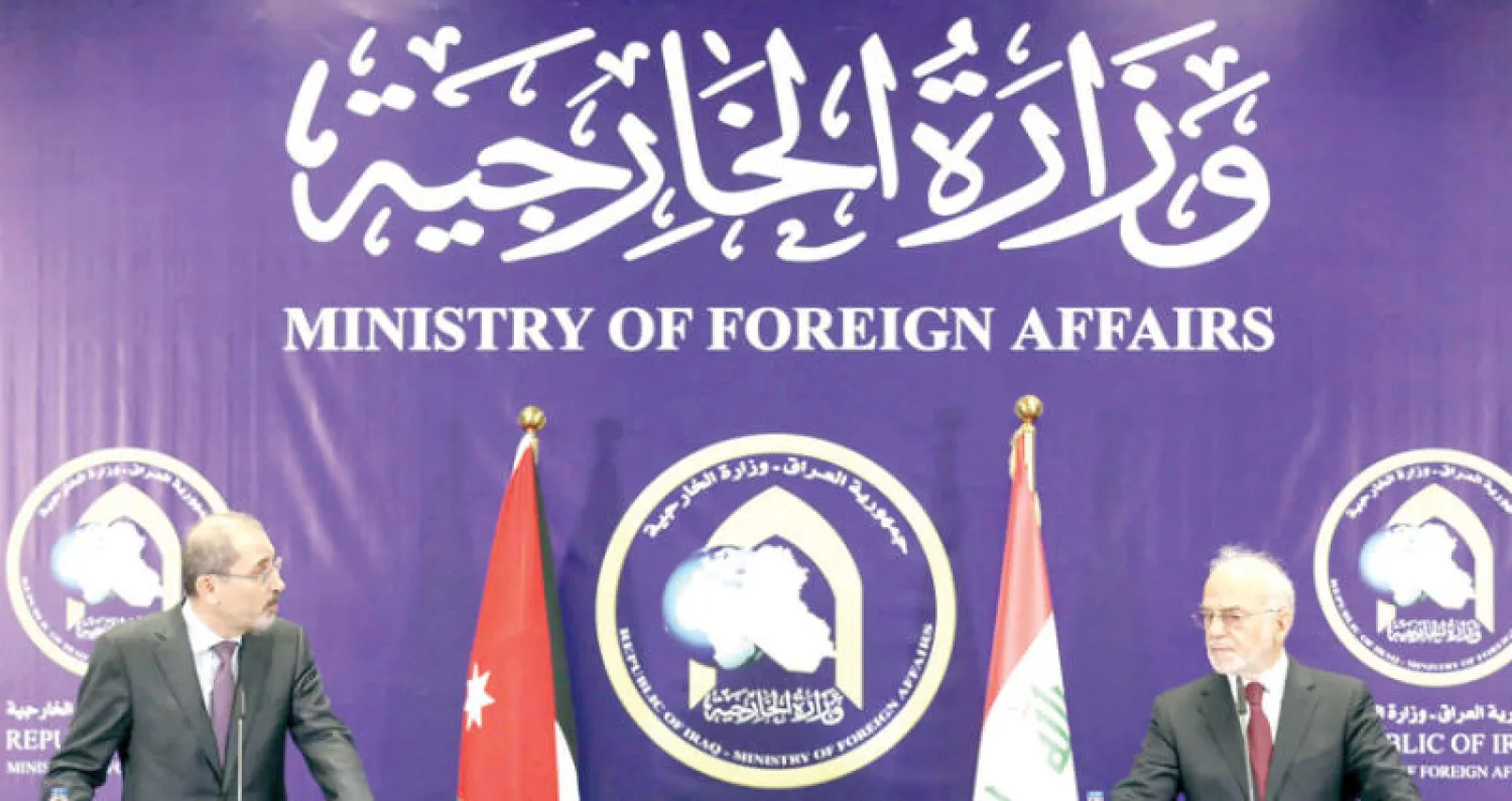 وزيرا خارجية العراق والأردن إبراهيم الجعفري (يمين) وأيمن الصفدي خلال مؤتمرهما الصحافي في بغداد أمس (إ.ب.أ)