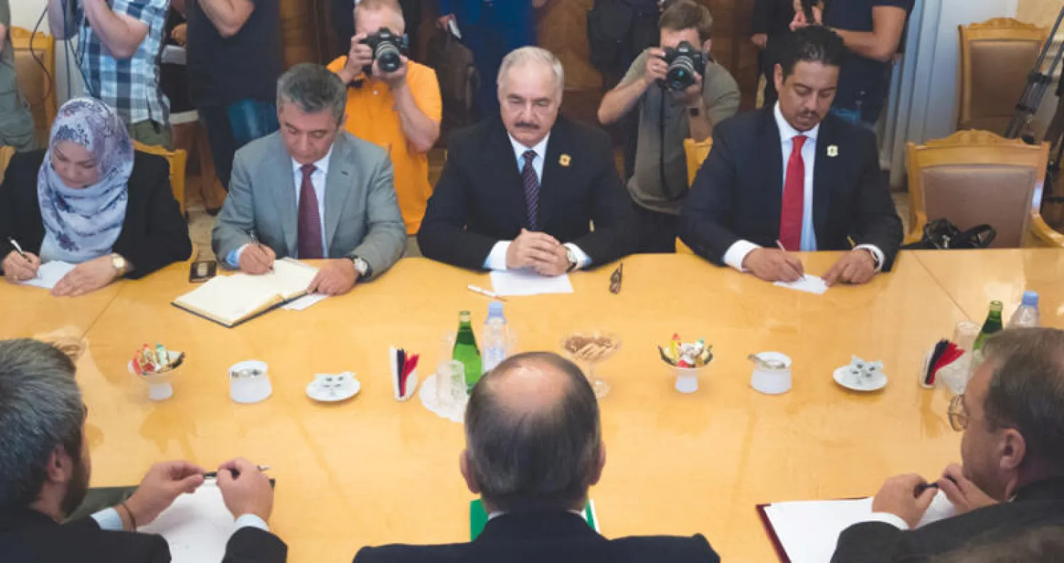 حفتر خلال محادثاته مع لافروف في موسكو أمس (أ.ب)