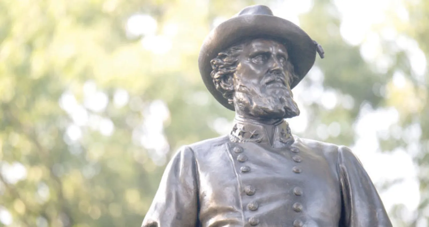 تمثال الجنرال ستونوول جاكسون (أ.ف.ب)