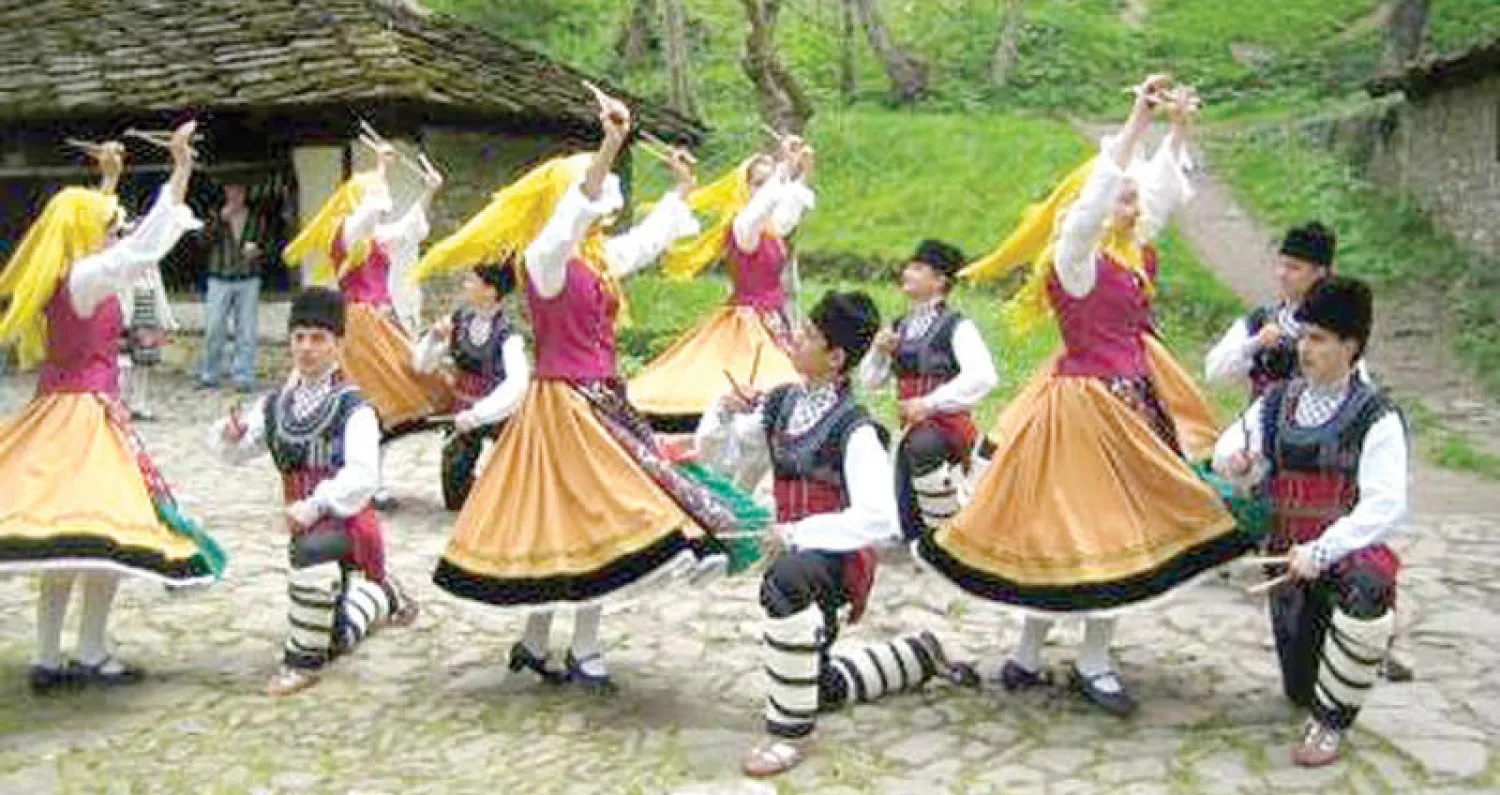 من الفرق المشاركة في المهرجان ({الشرق الأوسط})