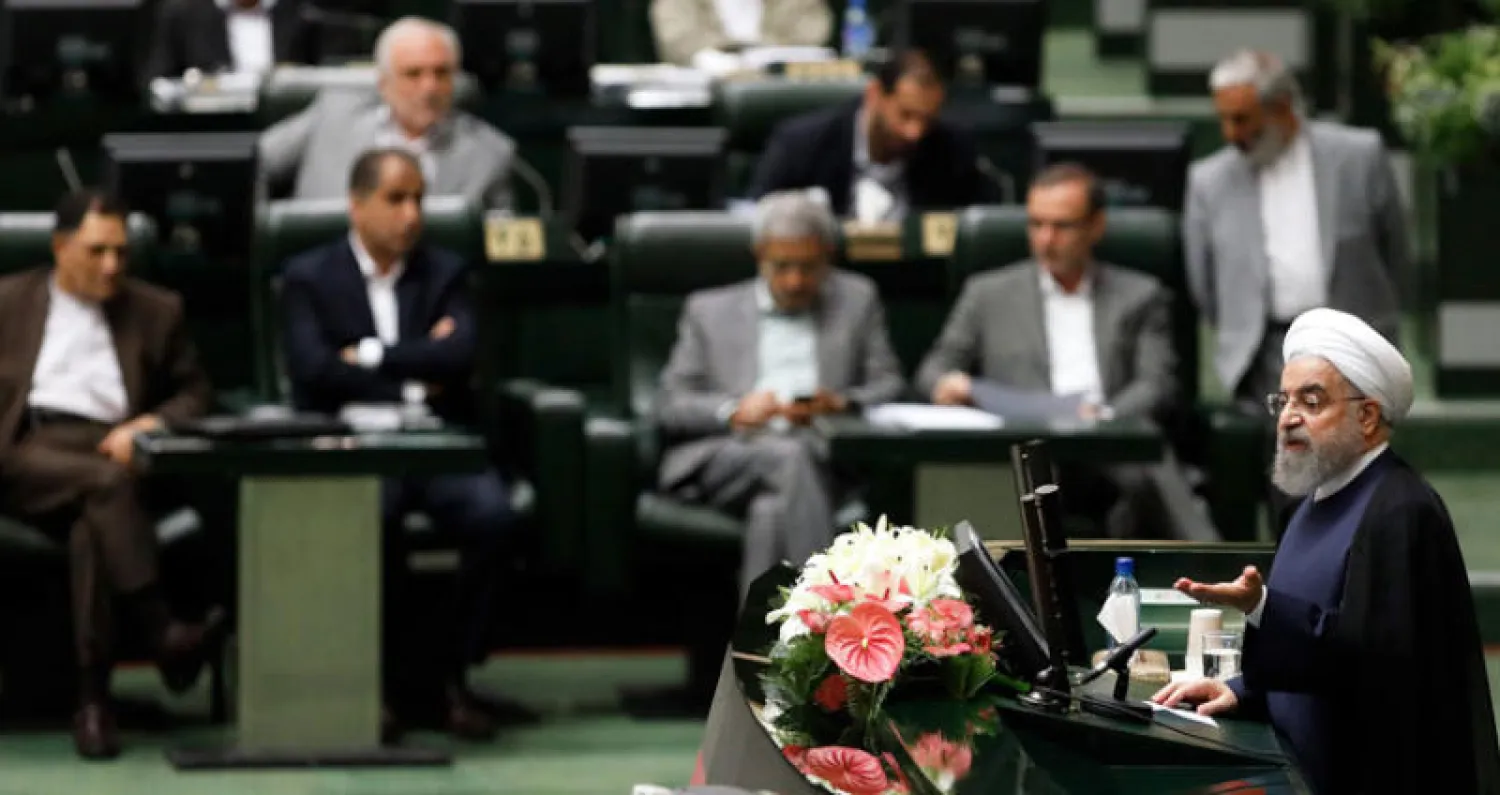الرئيس الإيراني حسن روحاني أمام مجلس الشورى (إ.ب.أ)