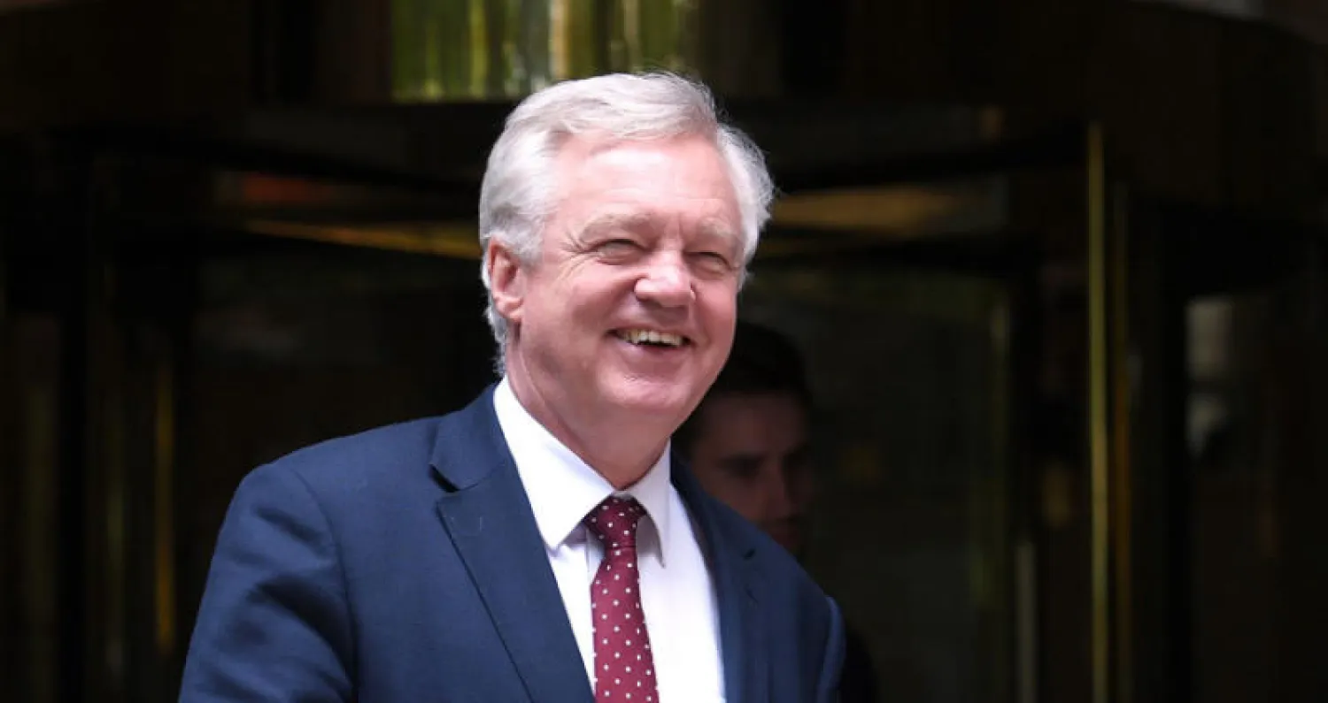 ديفيد ديفيس الوزير المكلف بملف انسحاب بريطانيا من الاتحاد الأوروبي (رويترز)