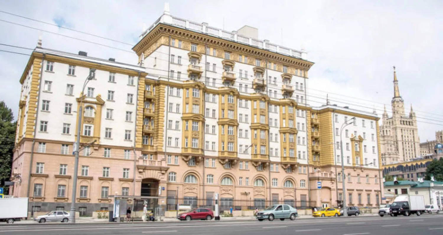 صورة أرشيفية لمقر السفارة الأميركية بموسكو (أ.ف.ب)