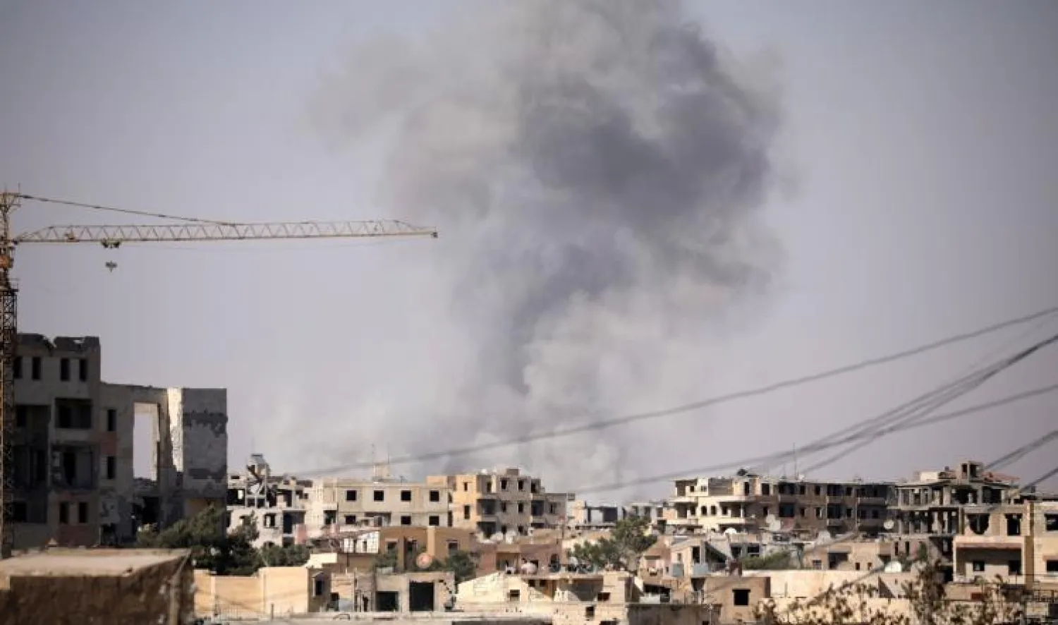 قصف للتحالف الدولي لمواقع داعش في الرقة - أرشيف (رويترز)