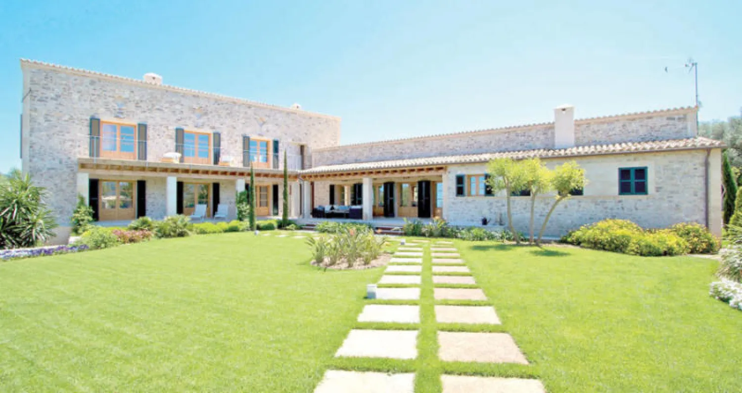 متوسط سعر البيع في مايوركا بلغ في العام الماضي نحو 4 ملايين يورو (حوالي 4.7 مليون دولار).