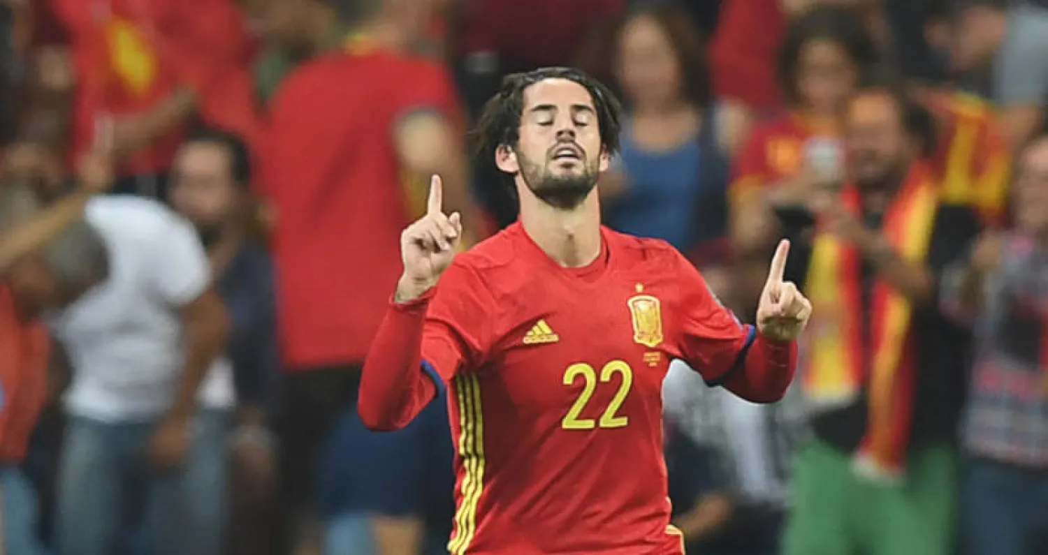 إيسكو تألق وسجل هدفين لإسبانيا (أ.ف.ب)