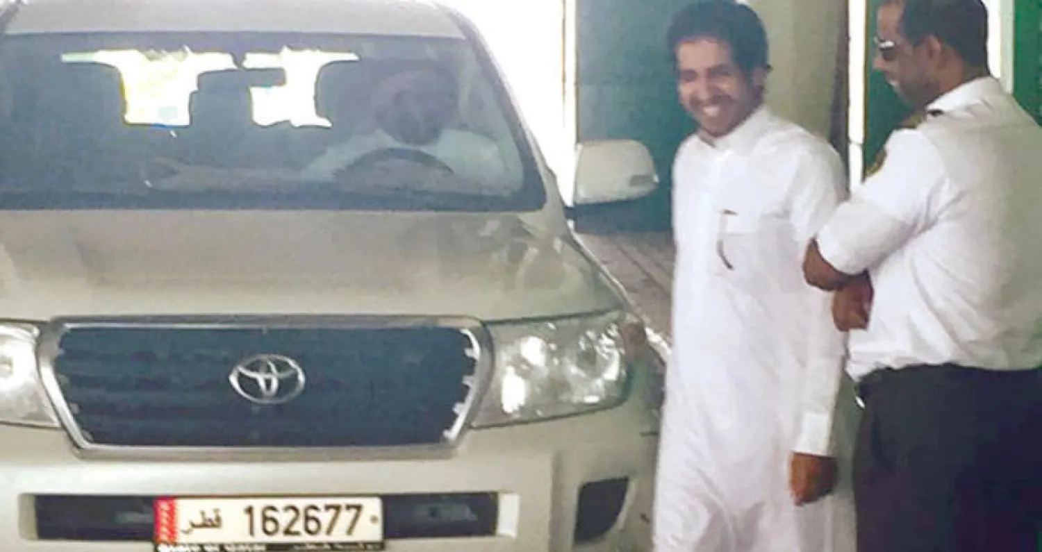 حجاج قطريون لدى مغادرتهم منفذ سلوى الحدودي السعودي إلى قطر («الشرق الأوسط»)