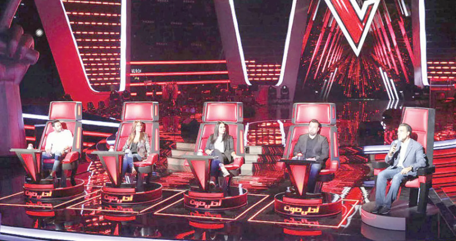 مازن الحايك وإلى يمينه كل من عاصي الحلاني وأحلام وإليسا ومحمد حماقي ({الشرق الأوسط})