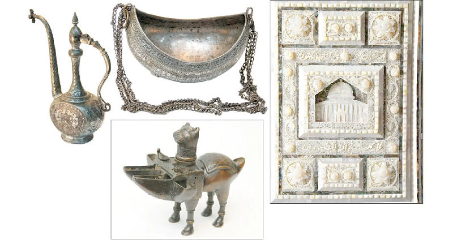 قطع تراثية نادرة داخل معرض الفيصل