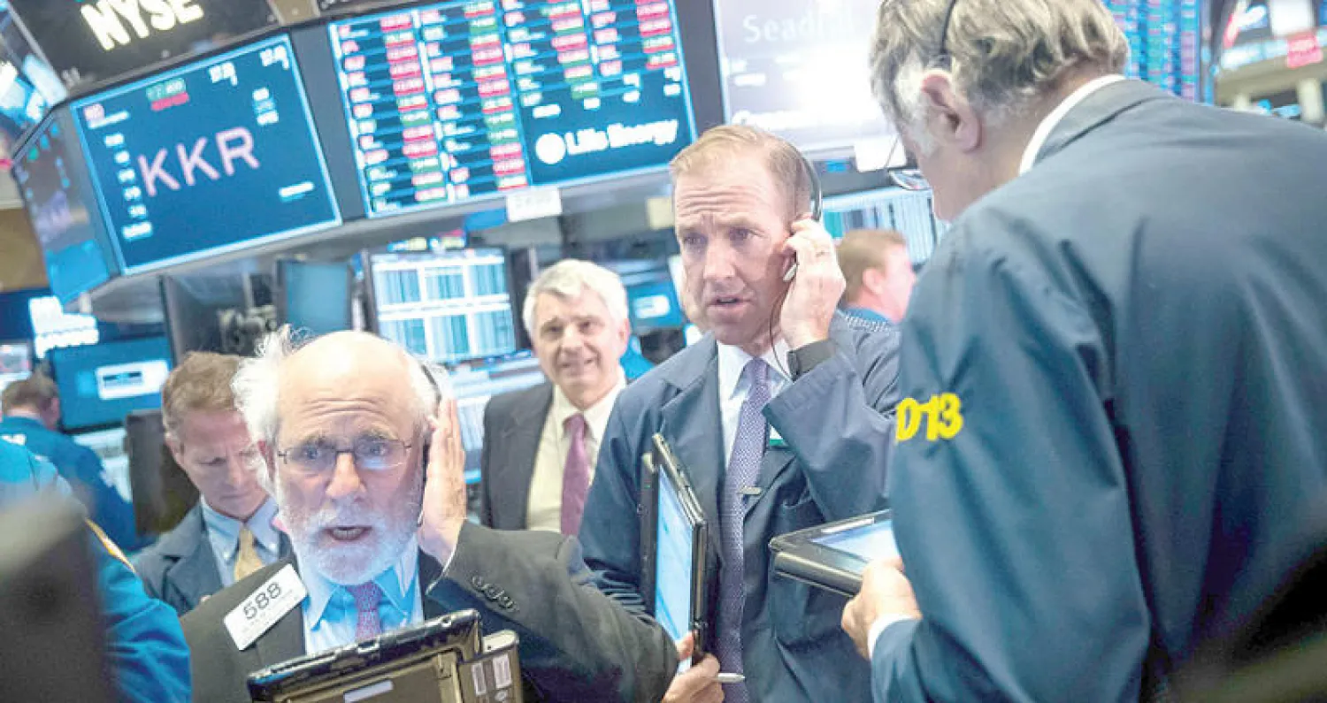 جانب من بورصة نيويورك للأسهم في ظل الازمة الكورية وانعكاساتها على حركة الأسهم وأسعارها (غيتي)