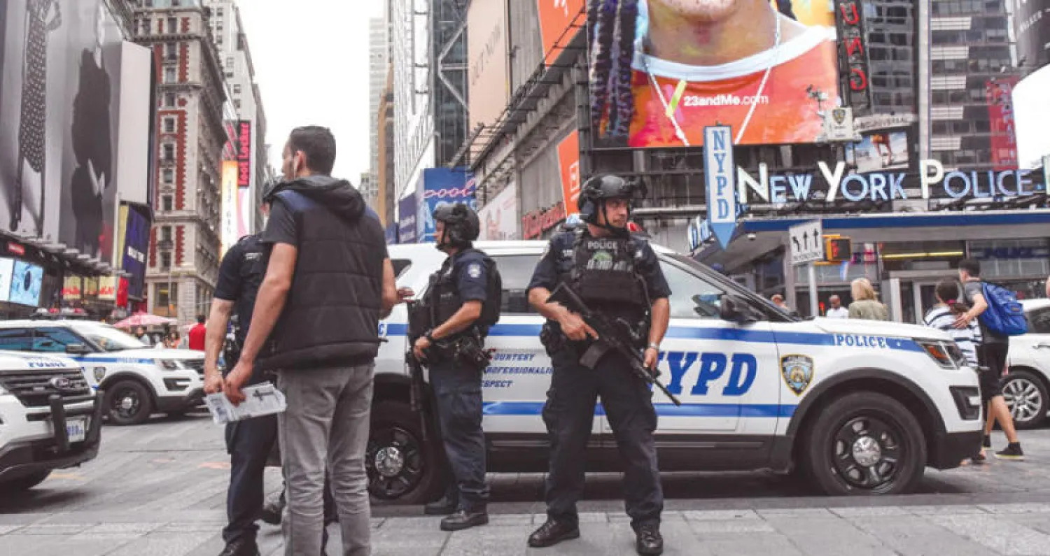 عناصر من شرطة نيويورك في ساحة «تايمز سكوير» (أ.ف.ب)