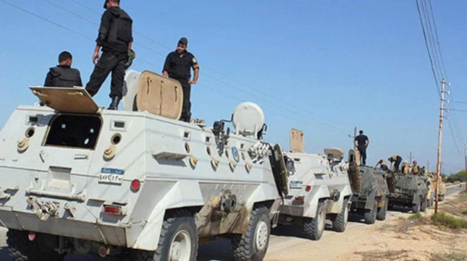 مدرعات للشرطة المصرية بشمال سيناء (رويترز)