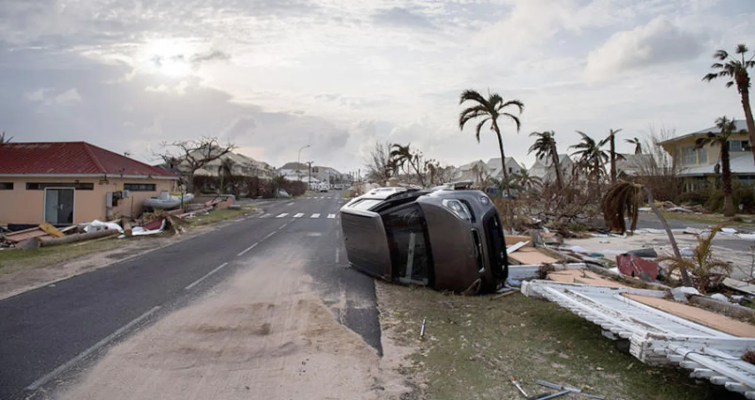 عالقون في قلب إعصار «إيرما» (أ.ف.ب)