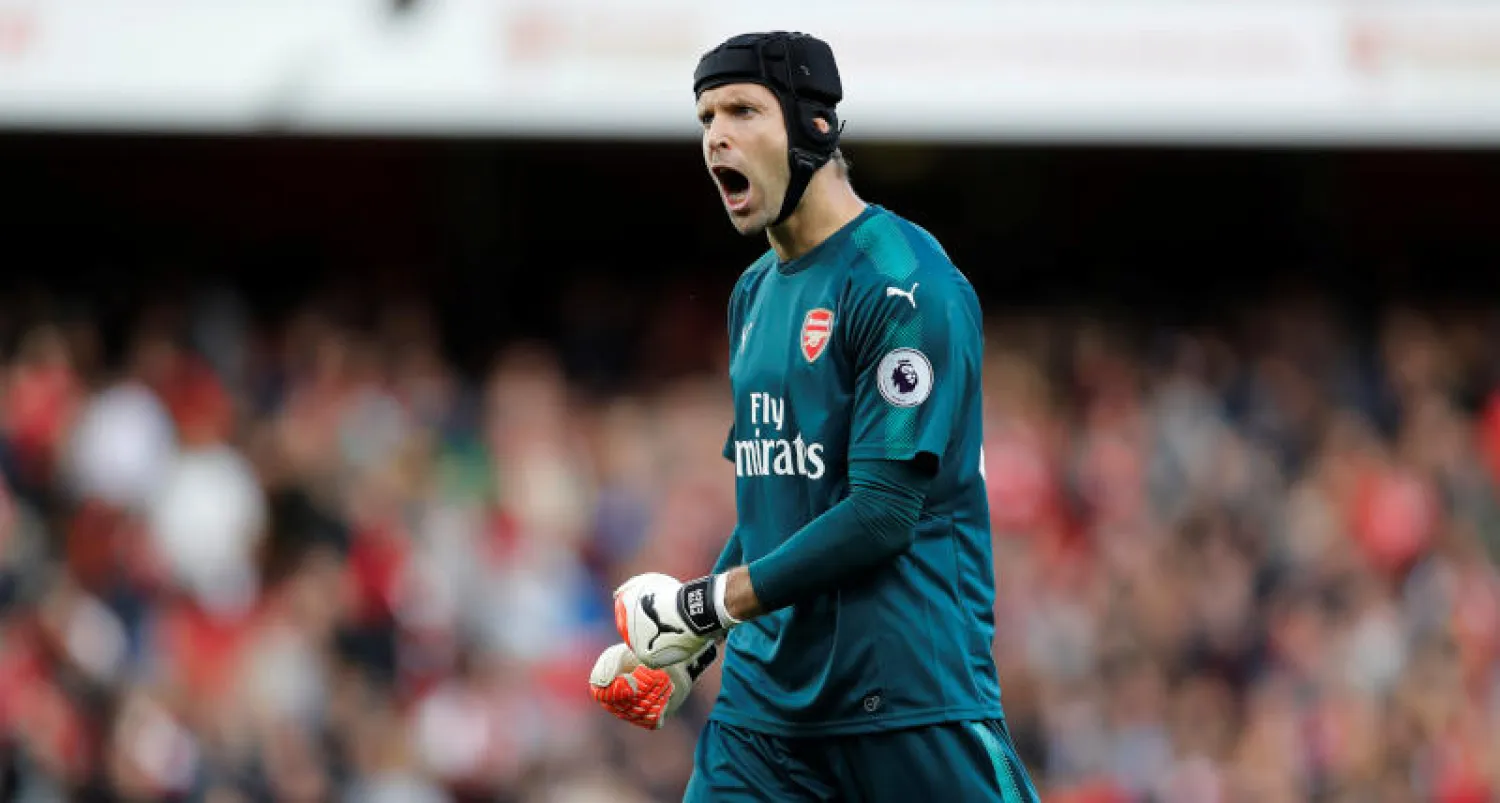 حارس فريق الآرسنال بيتر تشك (رويترز)