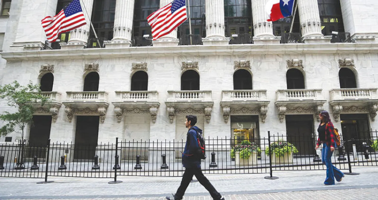 علم ولاية تكساس يرفرف خارج بورصة نيويورك تضامنا بعد ان ضربها إعصار هارفي  (أ.ب)