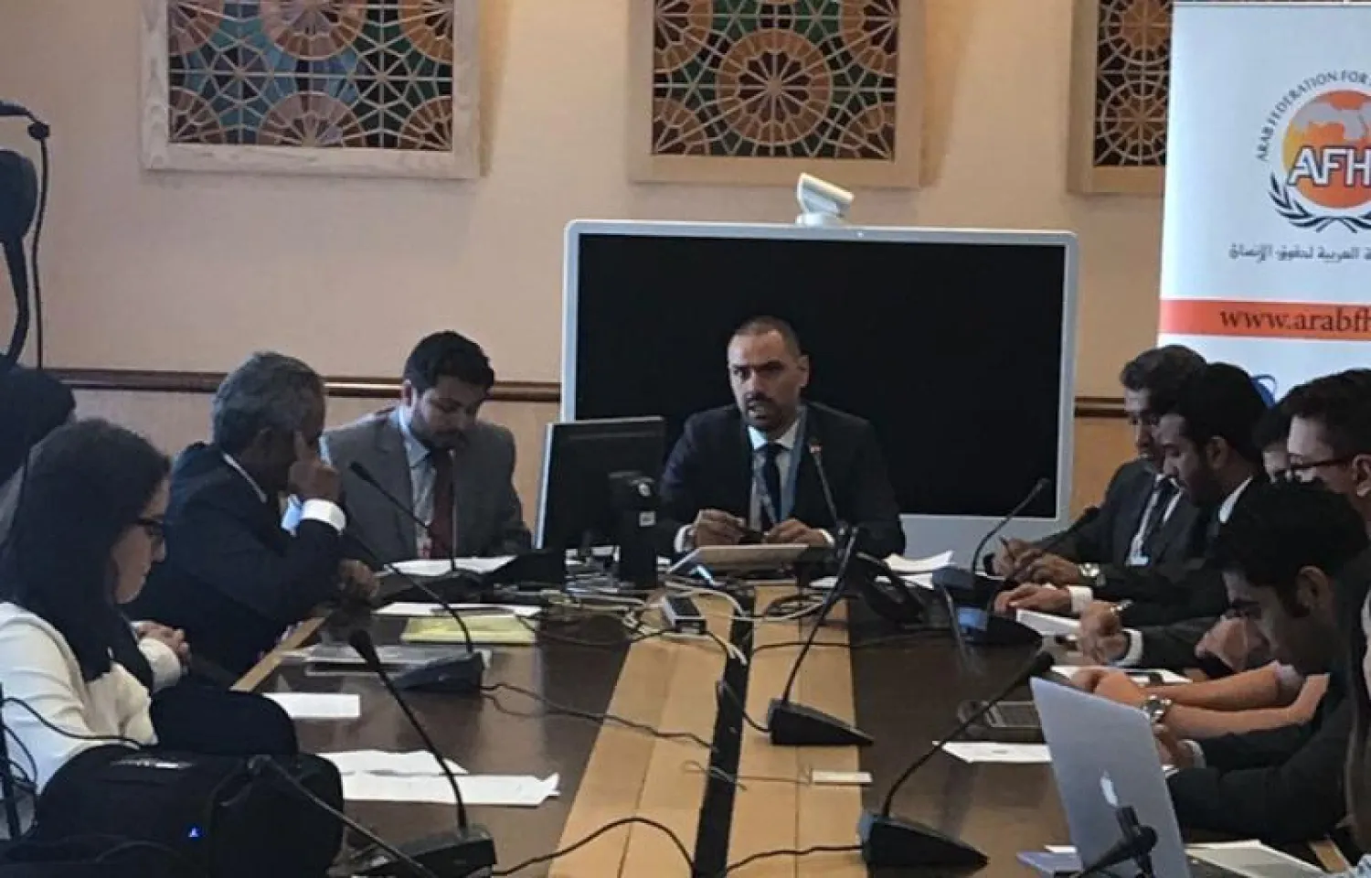 «الفيدرالية العربية» تطالب بتحقيق دولي في الانتهاكات القطرية ضد «آل مرة»