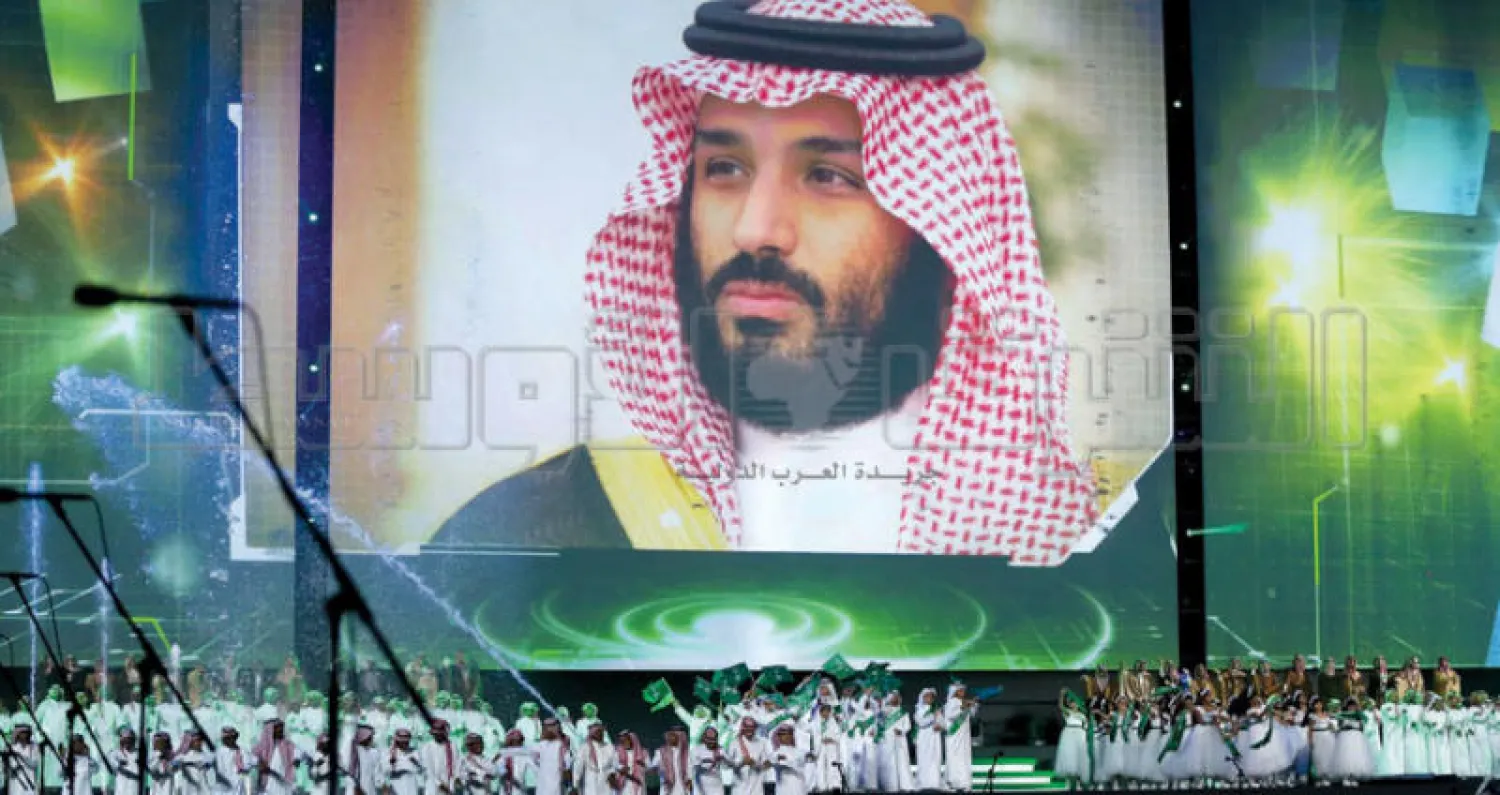 صورة ولي العهد السعودي خلال عرض «ملحمة وطن» الذي أقيم في استاد الملك فهد (تصوير: سعد العنزي)