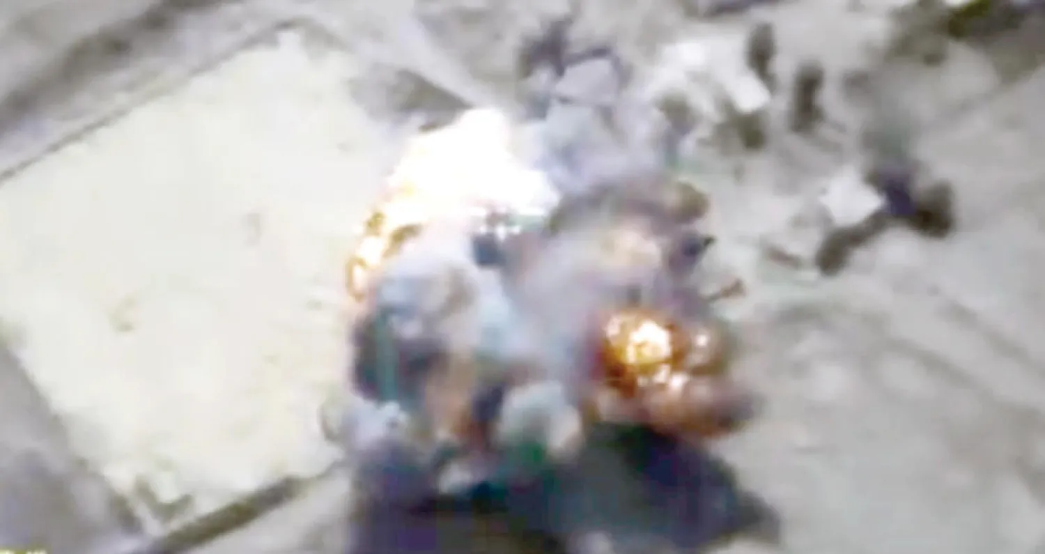 صورة وزعتها وزارة الدفاع الروسية لقصف على ريف ادلب (أ ف ب)