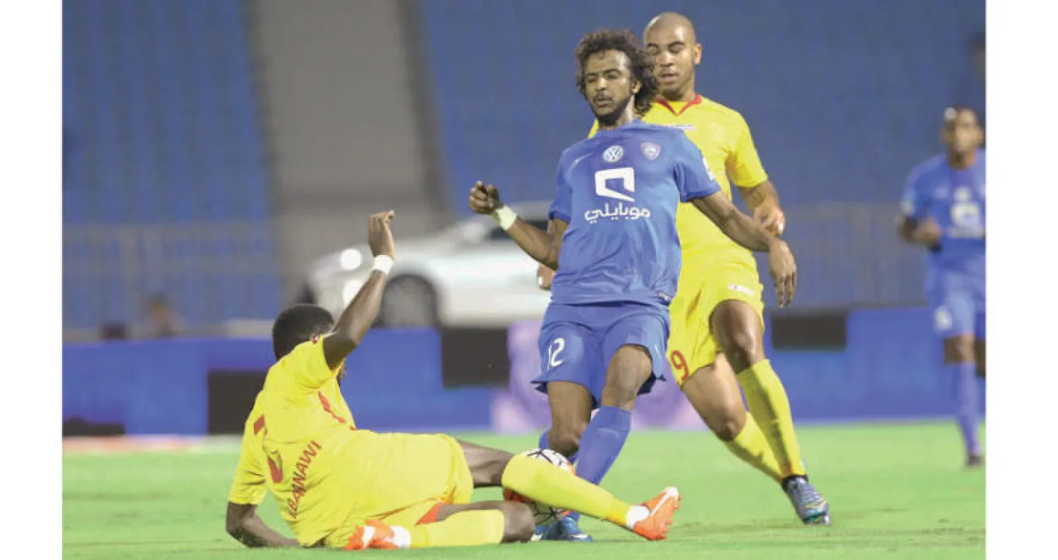 من مباراة سابقة بين الهلال والقادسية (تصوير: علي العريفي)