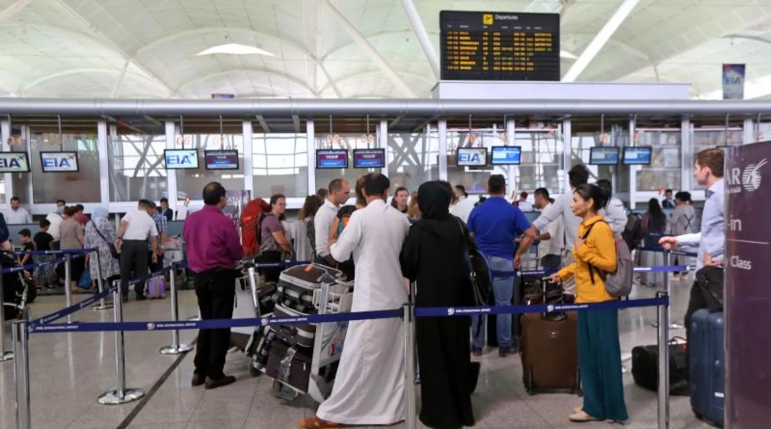 الأجانب تهافتوا على مطاري أربيل والسليمانية قبل ساعات من بدء حظر الرحلات الدولية في كردستان (أ.ف.ب)