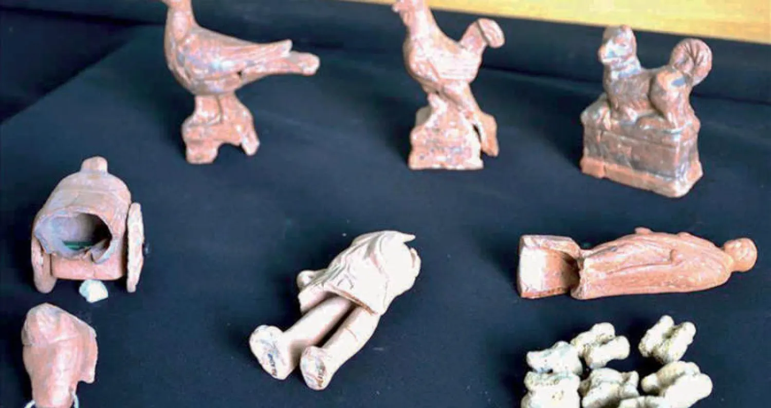 أجزاء من عرائس ولعب أطفال قديمة عُثر عليها في مقابر أثرية في تركيا ({الشرق الأوسط})