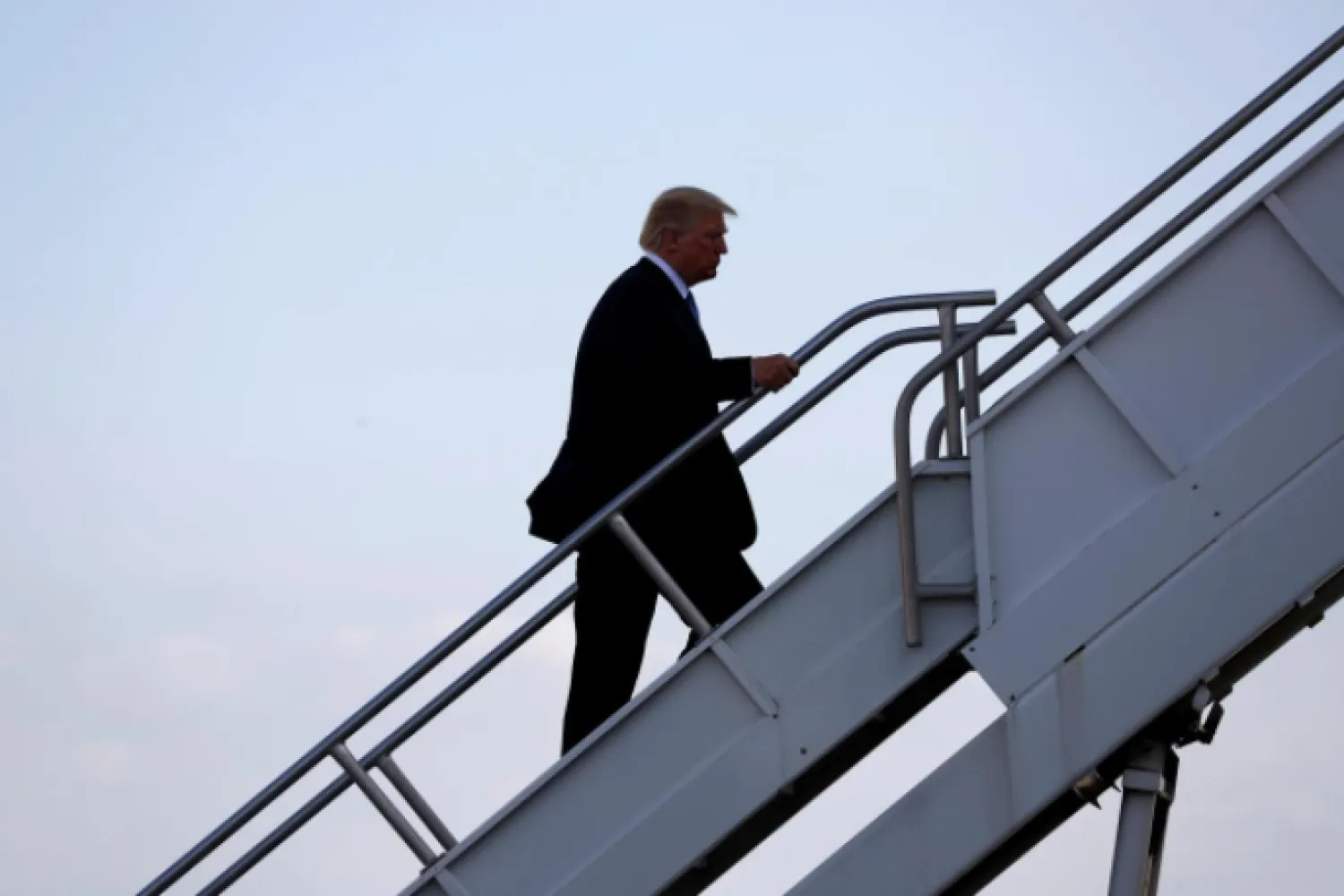 U.S. President Donald Trump departs aboard Air Force One to return to Washington from Indianapolis International Airport in Indianapolis, Indiana, U.S. September 27, 2017. REUTERS/Jonathan Ernst