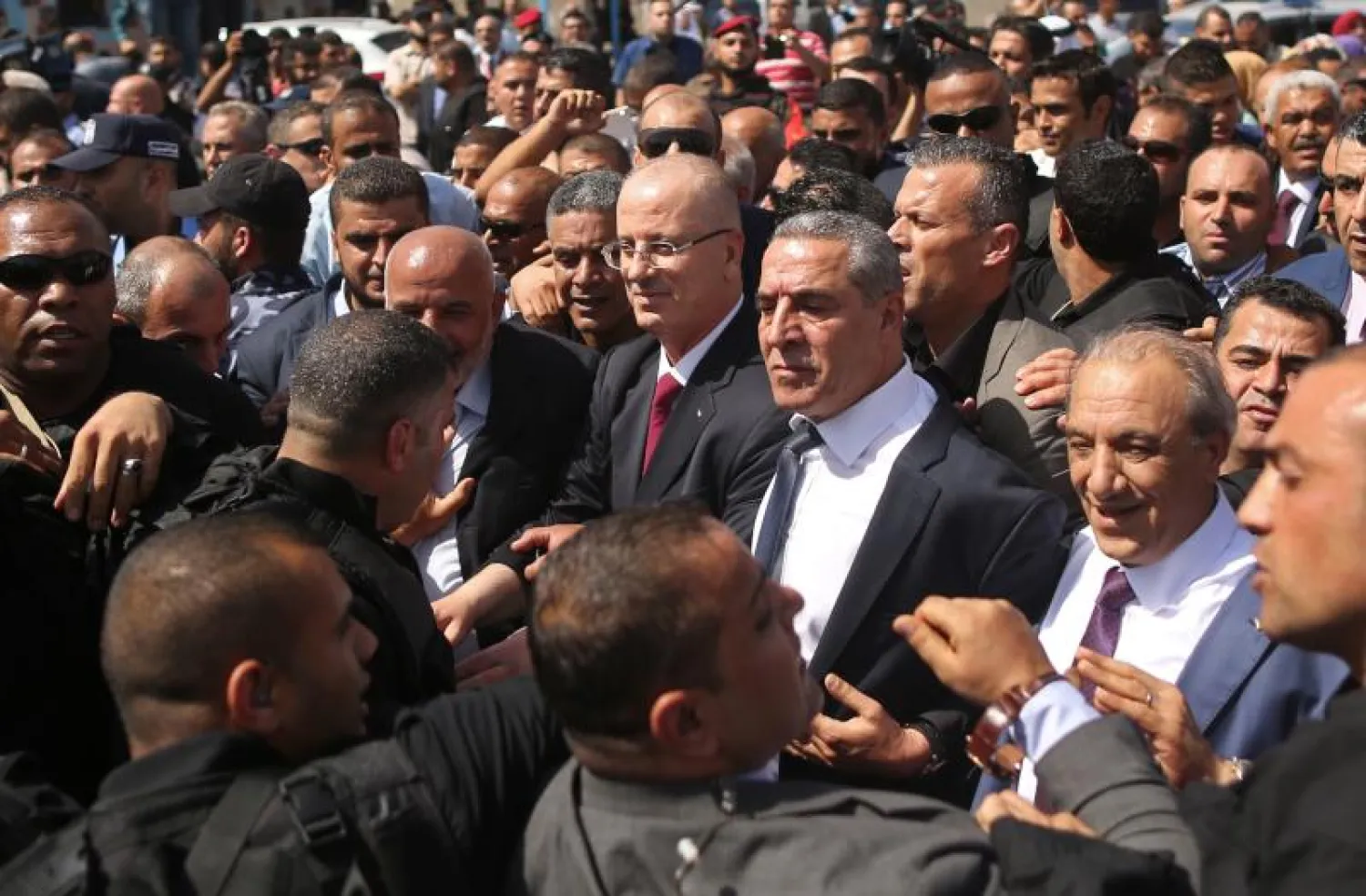 رئيس الحكومة الفلسطينية رامي الحمدالله يصل غزة (أ.ف.ب)