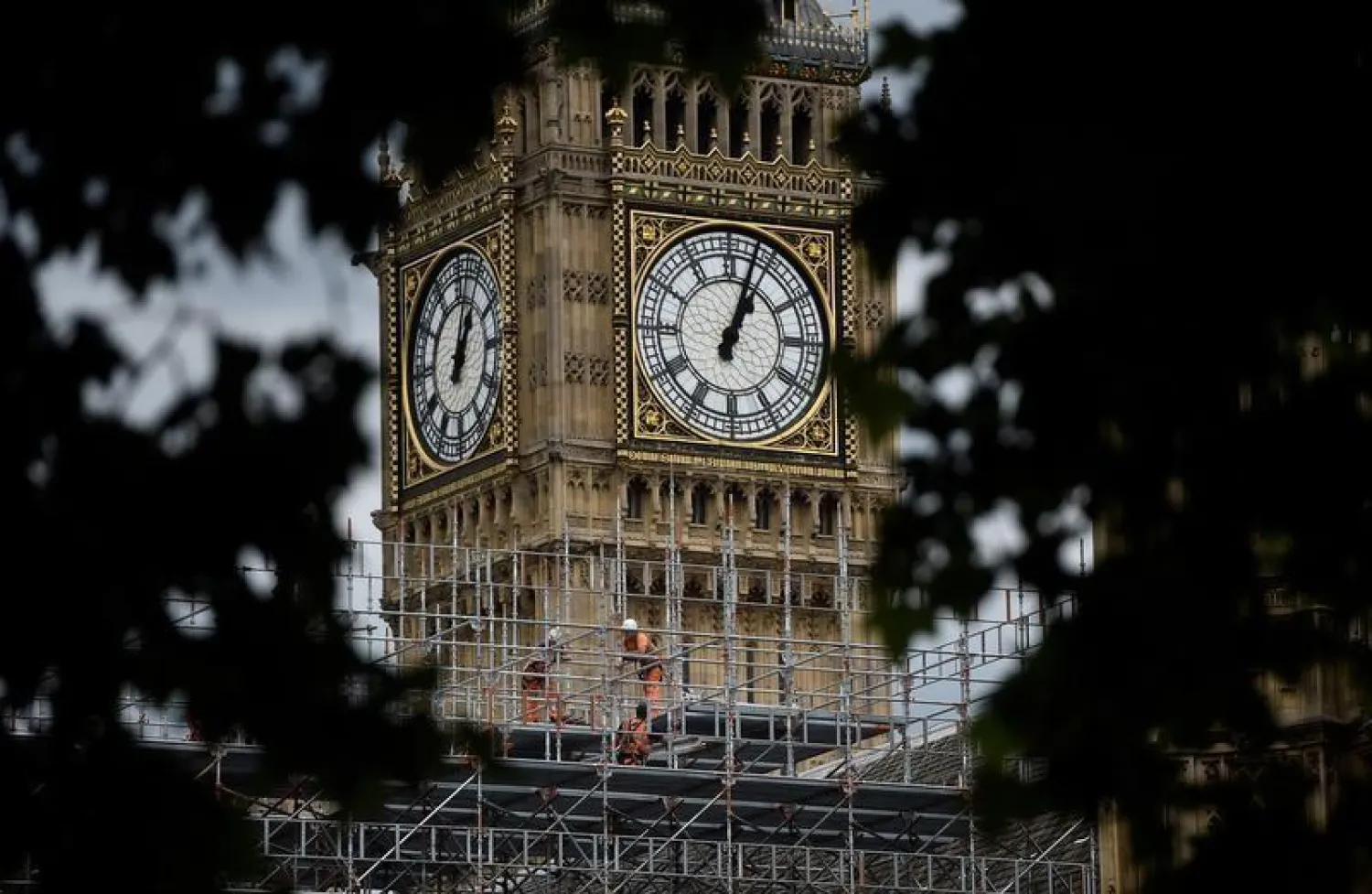 Construction work is carried out on the Elizabeth Tower, commonly known as Big Ben, in London, Britain July 4, 2017. REUTERS/Hannah McKay